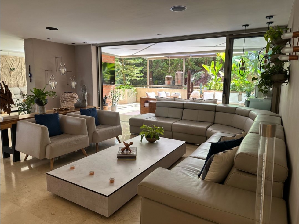 Apartamento en arriendo en El Poblado, Medellín · foto 3 de 24