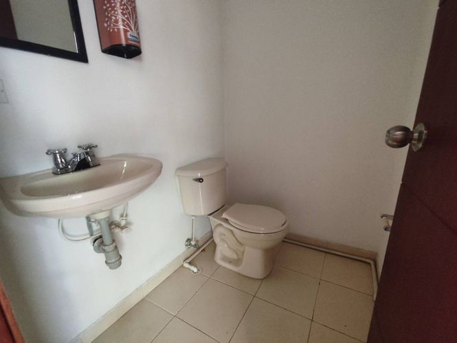 Oficina en arriendo en Altos Del Poblado, Medellín, 54 m² · foto 4 de 11