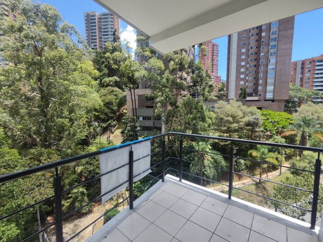 Oficina en arriendo en Altos Del Poblado, Medellín, 54 m² · foto 10 de 11