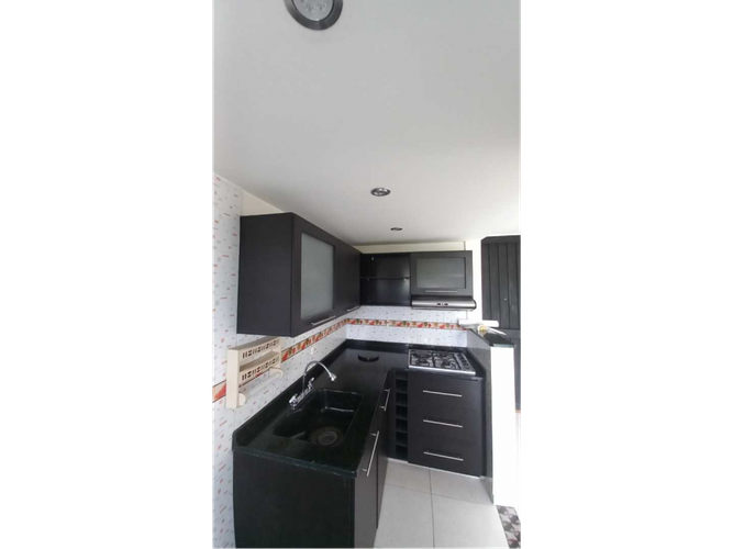 Apartamento de 2 alcobas en venta en Aguacatal, Cali, 61 m² · foto 2 de 24