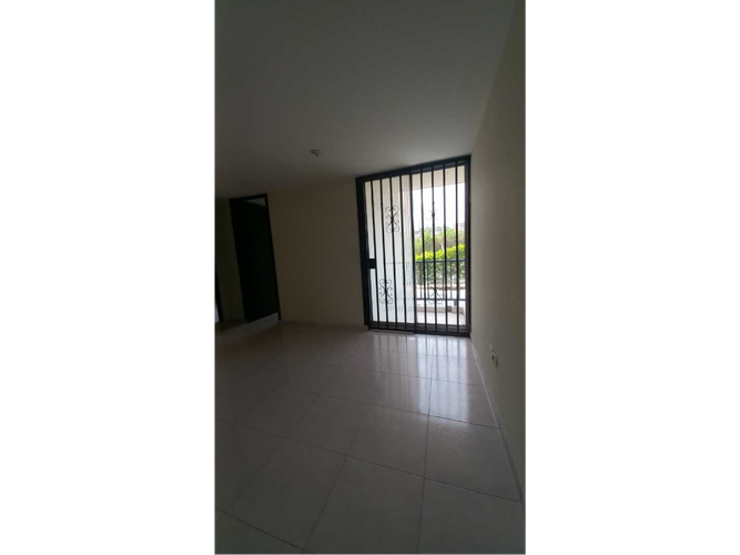 Apartamento de 2 alcobas en venta en Aguacatal, Cali, 61 m² · foto 13 de 24