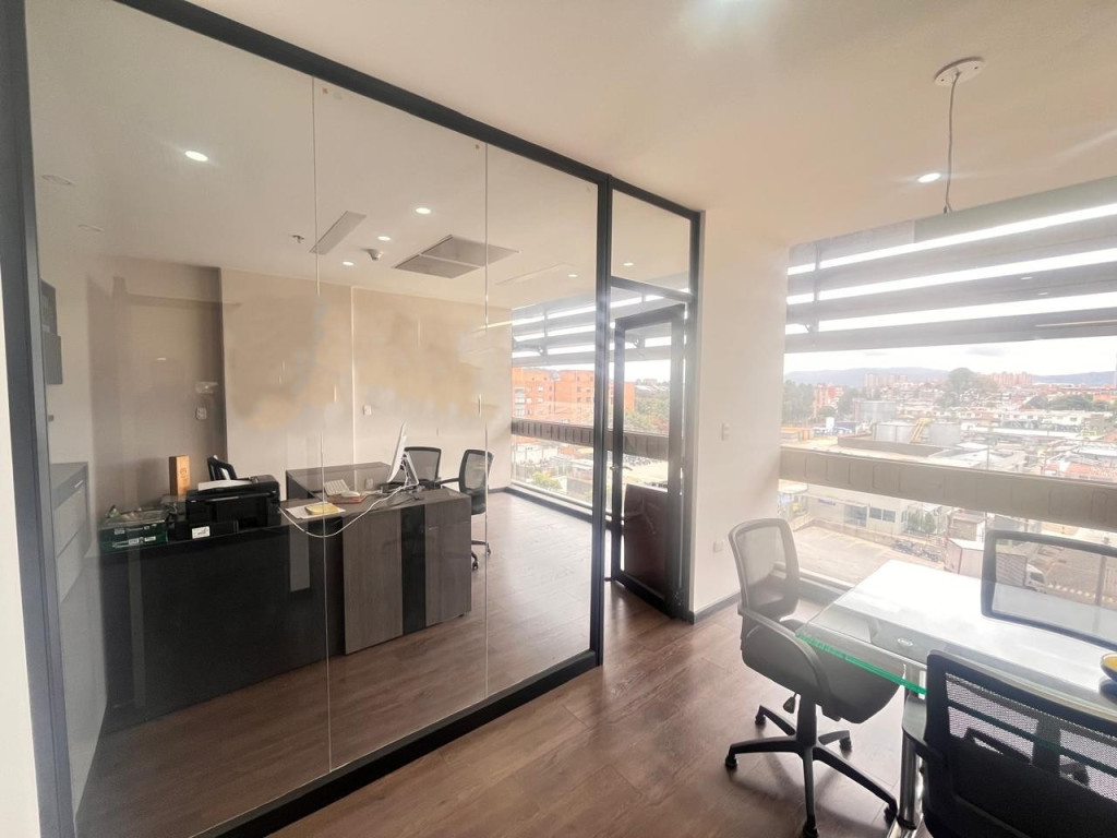 Oficina en Arriendo en Pontevedra, Bogotá