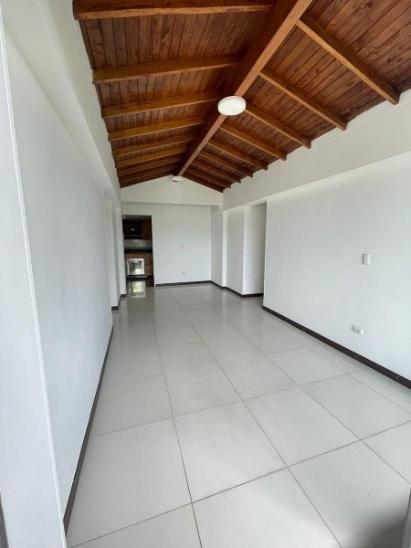 Apartamento en venta en Loma De Los Bernal, Medellín · foto 2 de 22