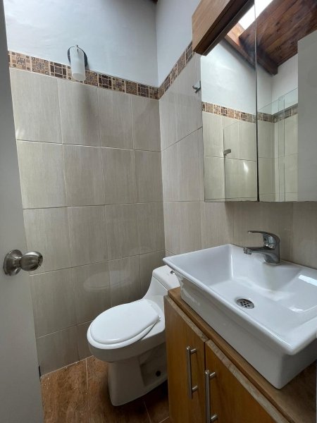 Apartamento en venta en Loma De Los Bernal, Medellín · foto 20 de 22