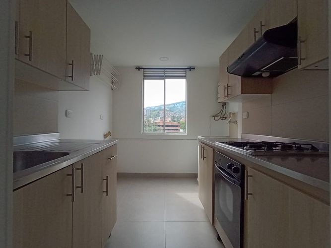 Apartamento de 3 alcobas en venta en Laureles, Medellín, 67 m² · foto 6 de 18
