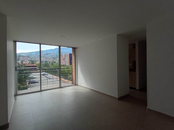Apartamento de 3 alcobas en venta en Laureles, Medellín, 67 m² · foto 8 de 18