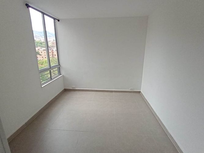 Apartamento de 3 alcobas en venta en Laureles, Medellín, 67 m² · foto 10 de 18