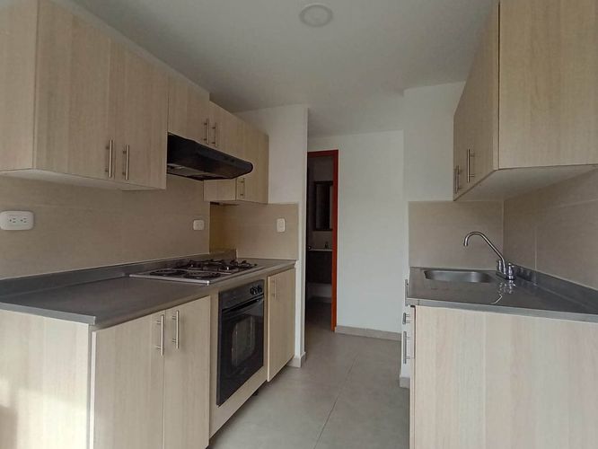 Apartamento de 3 alcobas en venta en Laureles, Medellín, 67 m² · foto 9 de 18
