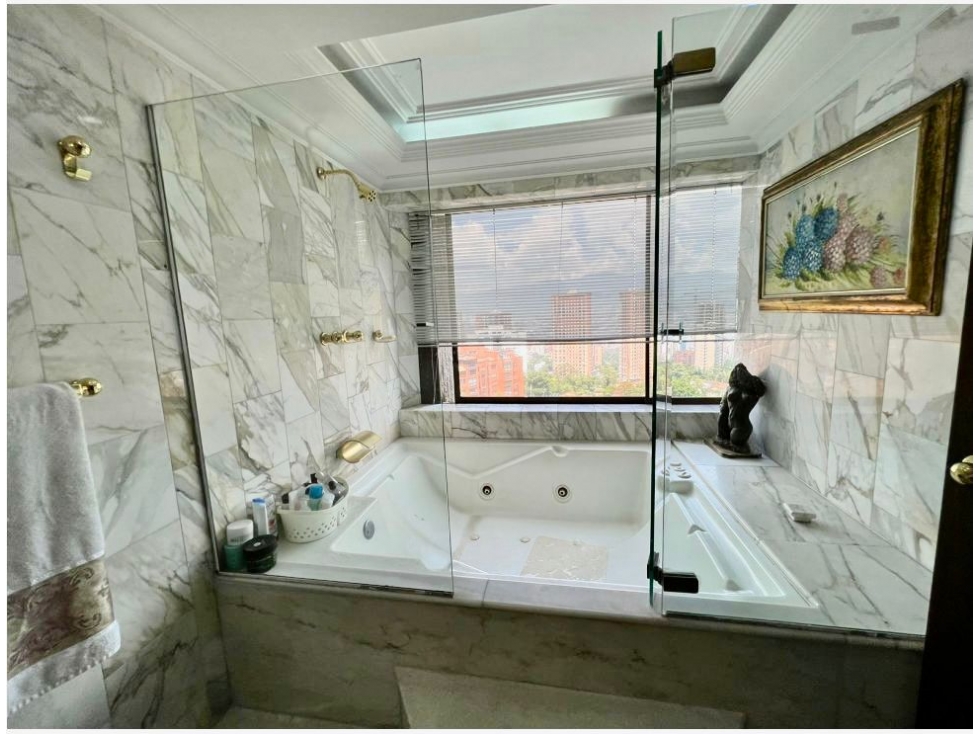 Apartamento en arriendo en El Poblado, Medellín · foto 6 de 19