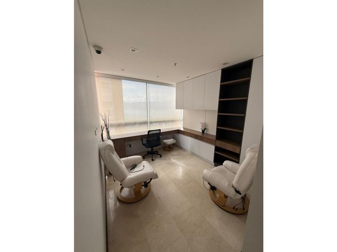 Apartamento de 4 alcobas en arriendo en El Tesoro, Medellín, 198 m² · foto 2 de 24
