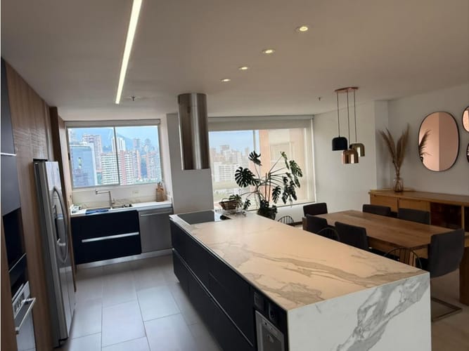 Apartamento de 4 alcobas en arriendo en El Tesoro, Medellín, 198 m² · foto 5 de 24