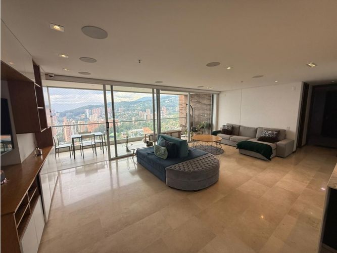 Apartamento de 4 alcobas en arriendo en El Tesoro, Medellín, 198 m² · foto 6 de 24