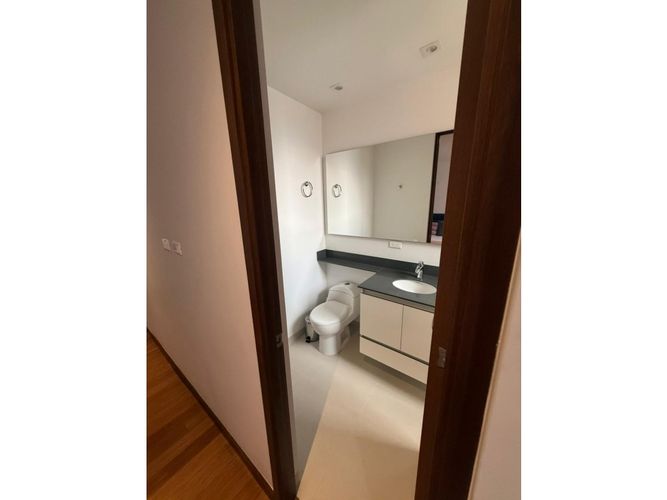 Apartamento de 4 alcobas en arriendo en El Tesoro, Medellín, 198 m² · foto 7 de 24