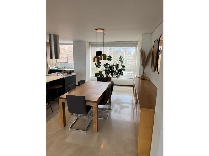 Apartamento de 4 alcobas en arriendo en El Tesoro, Medellín, 198 m² · foto 22 de 24