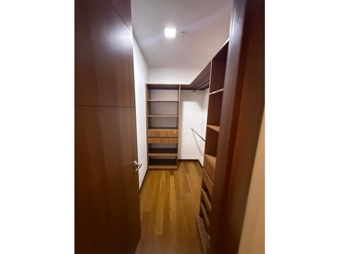 Apartamento de 4 alcobas en arriendo en El Tesoro, Medellín, 198 m² · foto 24 de 24