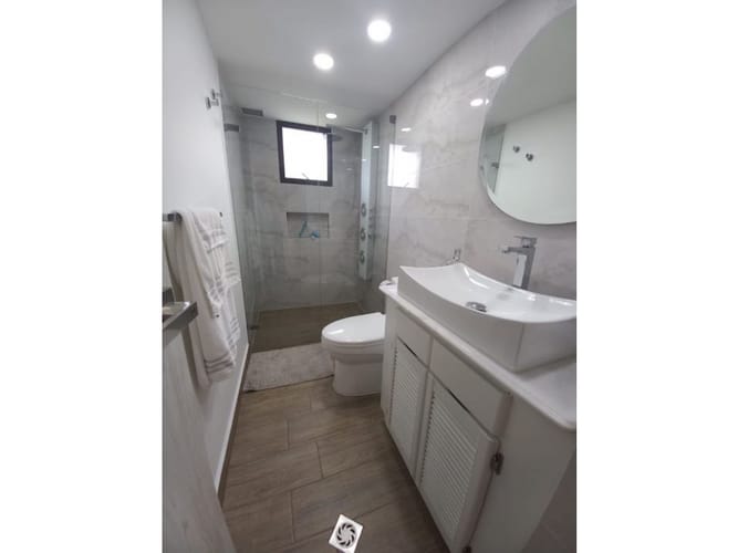Apartamento de 3 alcobas en arriendo en El Tesoro, Medellín, 145 m² · foto 22 de 24
