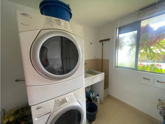 Casa de 3 alcobas en arriendo en El Poblado, Medellín, 210 m² · foto 15 de 20