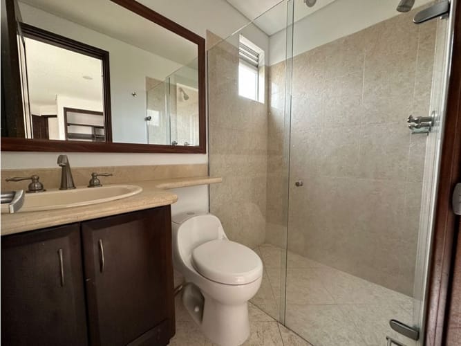 Apartamento de 4 alcobas en arriendo en Laureles, Medellín, 340 m² · foto 14 de 24