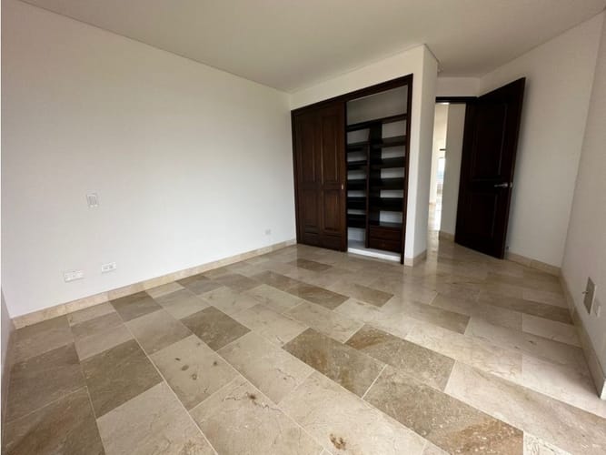 Apartamento de 4 alcobas en arriendo en Laureles, Medellín, 340 m² · foto 15 de 24