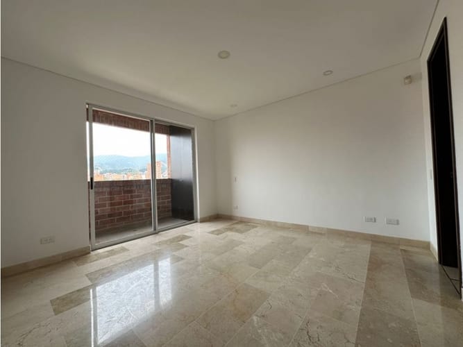 Apartamento de 4 alcobas en arriendo en Laureles, Medellín, 340 m² · foto 16 de 24