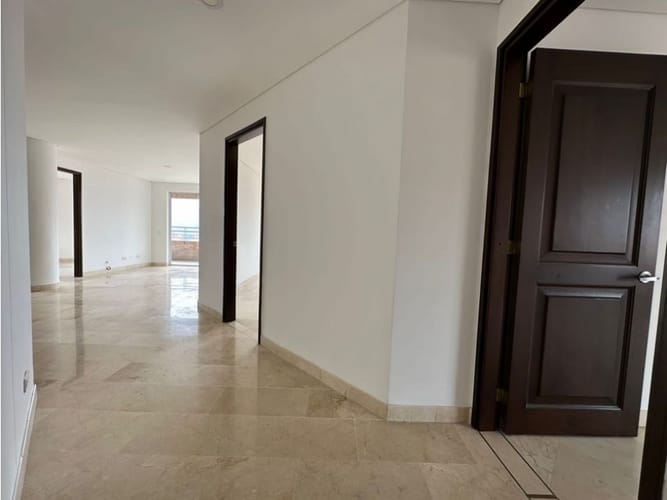Apartamento de 4 alcobas en arriendo en Laureles, Medellín, 340 m² · foto 19 de 24