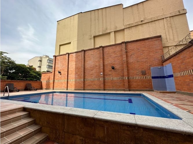 Apartamento de 4 alcobas en arriendo en Laureles, Medellín, 340 m² · foto 23 de 24