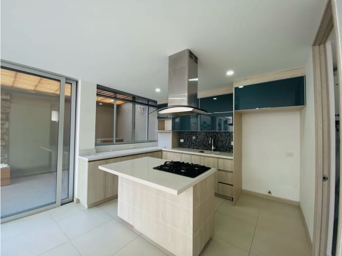 Casa de 3 alcobas en venta en Llano Grande, Rionegro, 165 m² · foto 2 de 24
