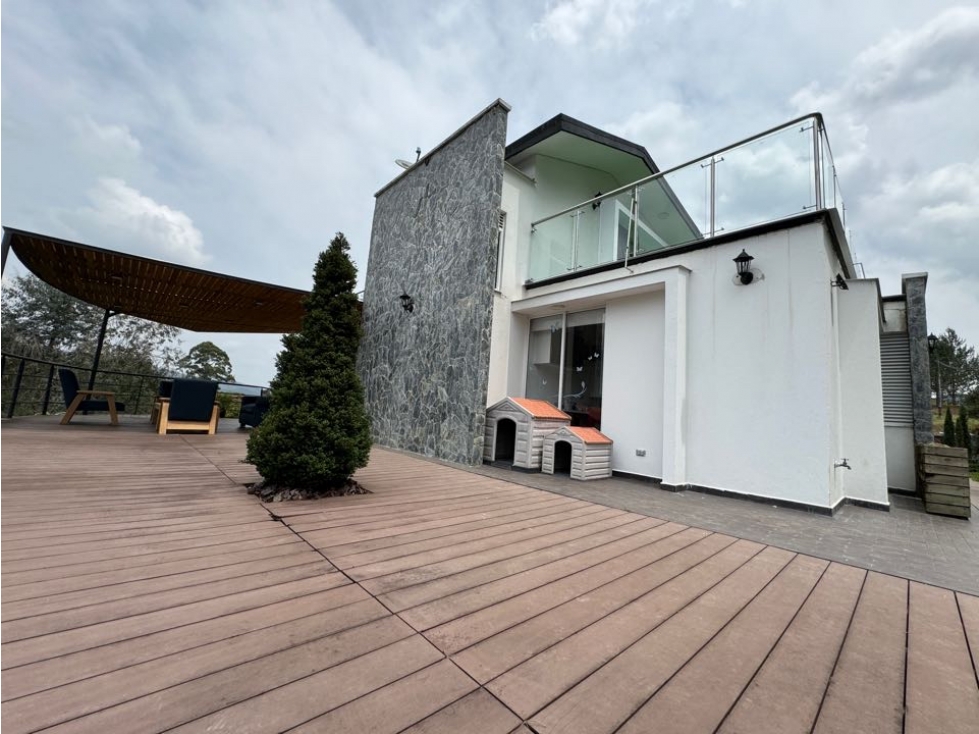 4BR House in Santa Elena (252 m²) - 2