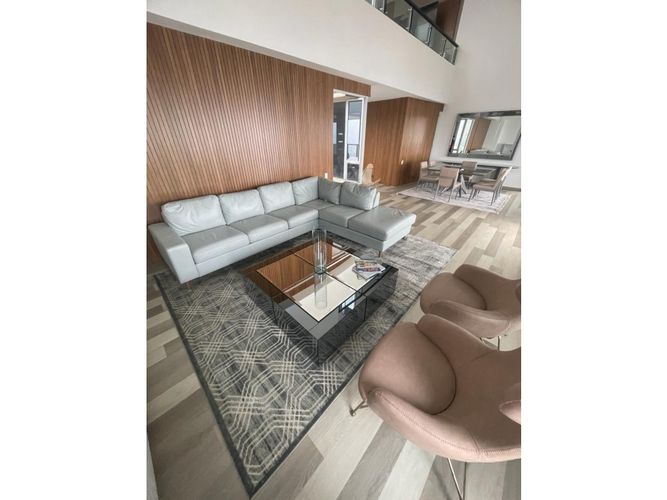 Apartamento de 3 alcobas en venta en Alejandría, Medellín, 250 m² · foto 2 de 14