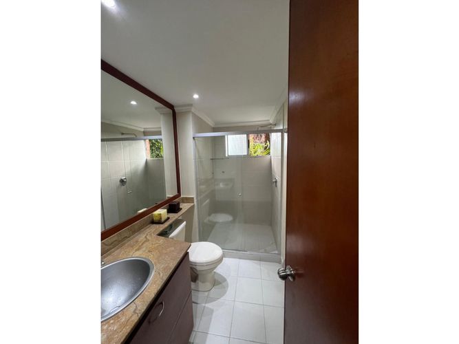 Apartamento de 1 alcoba en venta en Los Naranjos, Medellín, 94 m² · foto 3 de 17