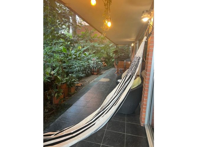 Apartamento de 1 alcoba en venta en Los Naranjos, Medellín, 94 m² · foto 6 de 17