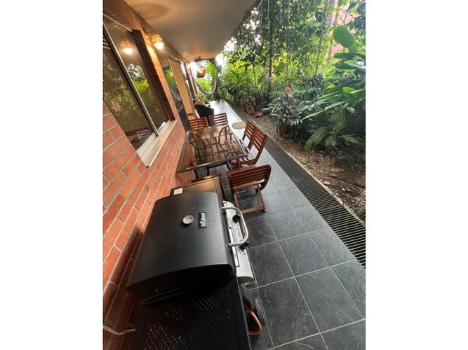 Apartamento de 1 alcoba en venta en Los Naranjos, Medellín, 94 m² · foto 7 de 17