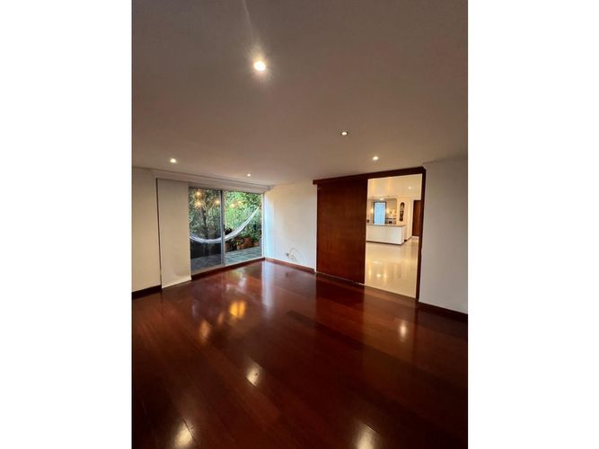 Apartamento de 1 alcoba en venta en Los Naranjos, Medellín, 94 m² · foto 10 de 17