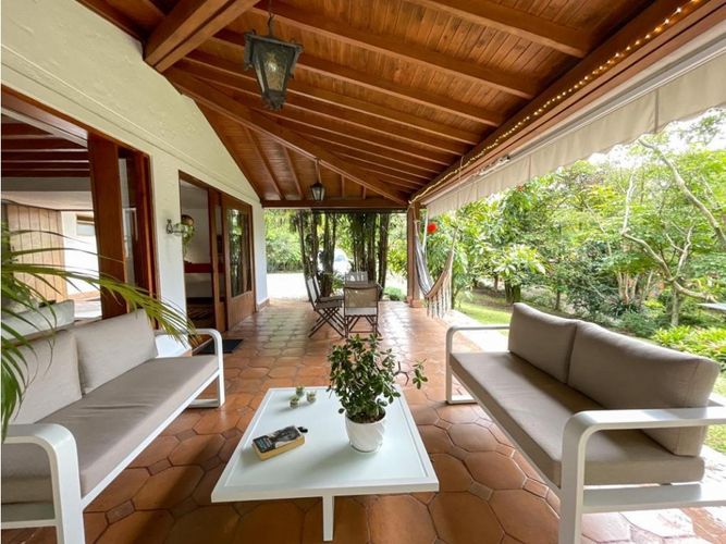 Casa de 2 alcobas en arriendo en La Candelaria, Medellín, 280 m² · foto 3 de 24