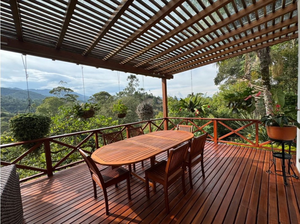 4BR House in Santa Elena (400 m²) - 3
