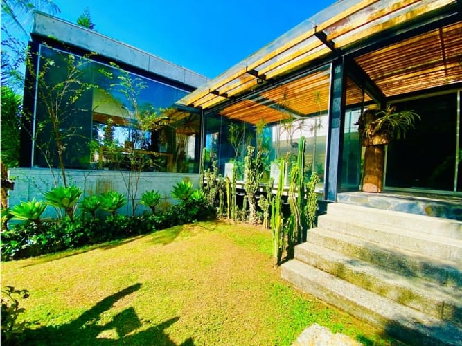 Casa de 5 alcobas en arriendo en El Capiro, Rionegro, 550 m² · foto 2 de 24