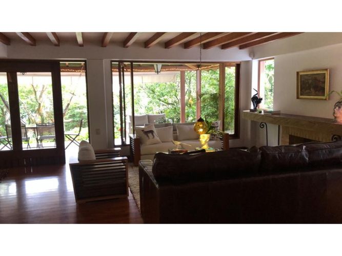 Casa de 2 alcobas en arriendo en La Candelaria, Medellín, 280 m² · foto 12 de 24