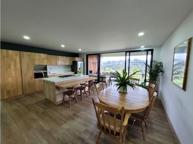 Casa de 4 alcobas en venta en Vía Las Palmas, Envigado, 500 m² · foto 9 de 24