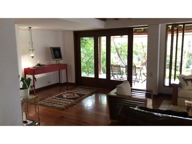 Casa de 2 alcobas en arriendo en La Candelaria, Medellín, 280 m² · foto 13 de 24