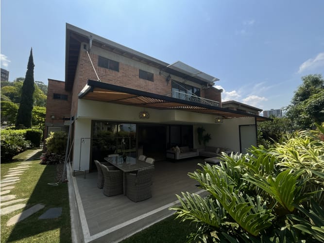 Casa en venta en Loma Benedictinos, Envigado · foto 4 de 22