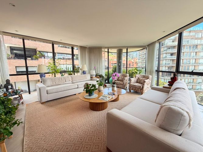 Apartamento de 1 alcoba en venta en Los Rosales, Bogotá, 182 m² · foto 5 de 19