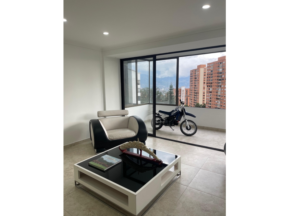 Apartamento en arriendo en El Poblado, Medellín · foto 6 de 24