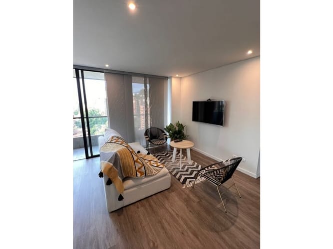 Apartamento de 2 alcobas en arriendo en La Florida, Medellín, 87 m² · foto 2 de 23