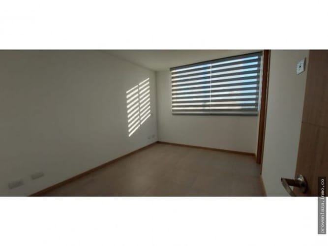 Apartamento de 2 alcobas en venta en Centro, Rionegro, 79 m² · foto 3 de 17