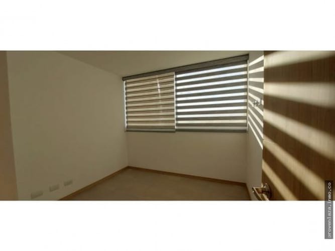 Apartamento de 2 alcobas en venta en Centro, Rionegro, 79 m² · foto 4 de 17