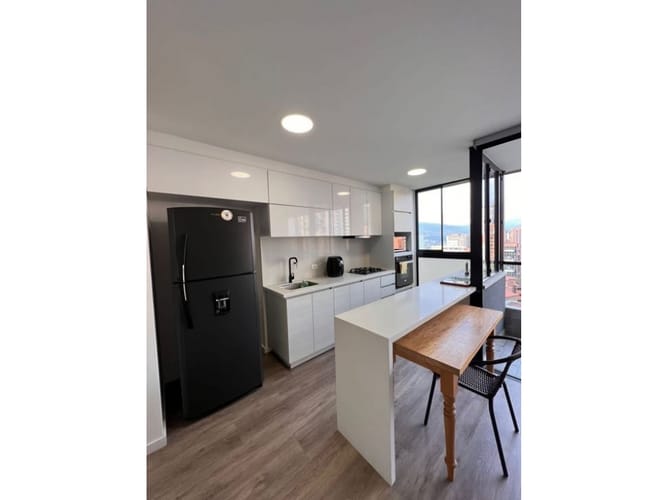 Apartamento de 2 alcobas en arriendo en La Florida, Medellín, 87 m² · foto 4 de 23