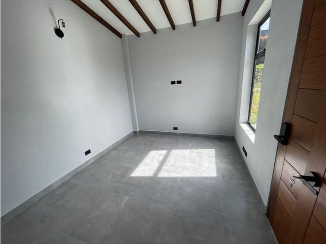 Casa de 4 alcobas en venta en El Porvenir, Rionegro, 350 m² · foto 15 de 24