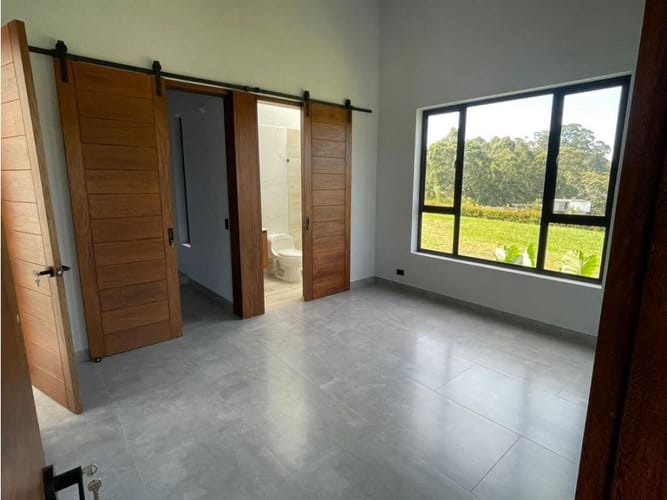 Casa de 4 alcobas en venta en El Porvenir, Rionegro, 350 m² · foto 18 de 24