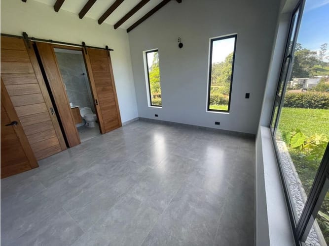 Casa de 4 alcobas en venta en El Porvenir, Rionegro, 350 m² · foto 20 de 24