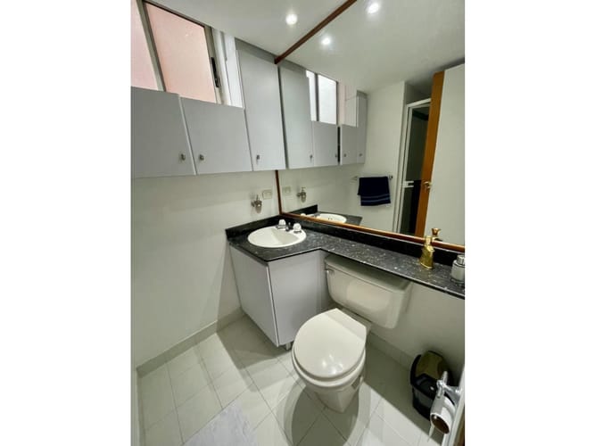 Apartamento de 2 alcobas en arriendo en El Tesoro, Medellín, 65 m² · foto 7 de 10